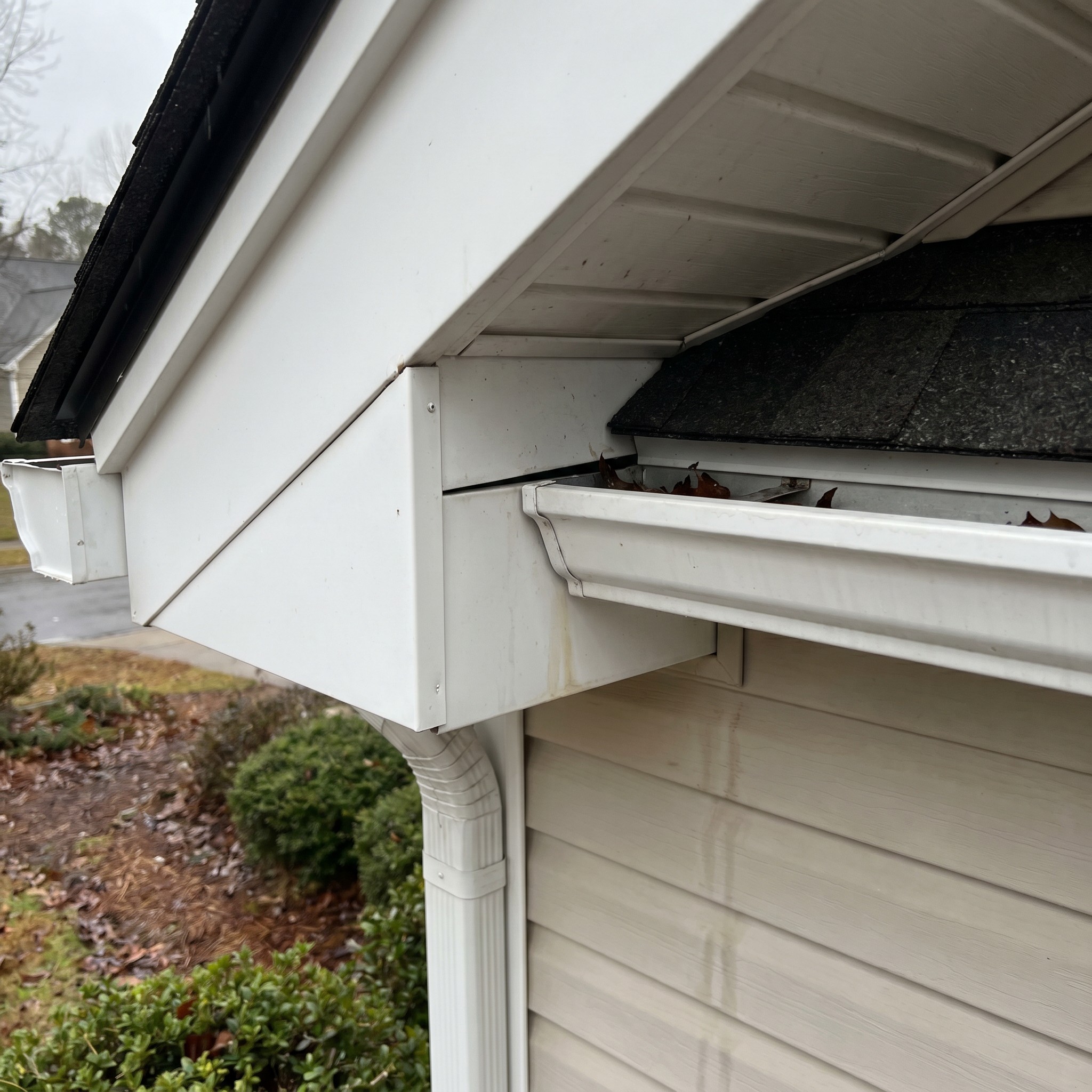 Subtle loose gutter gap near fascia before repair inspection